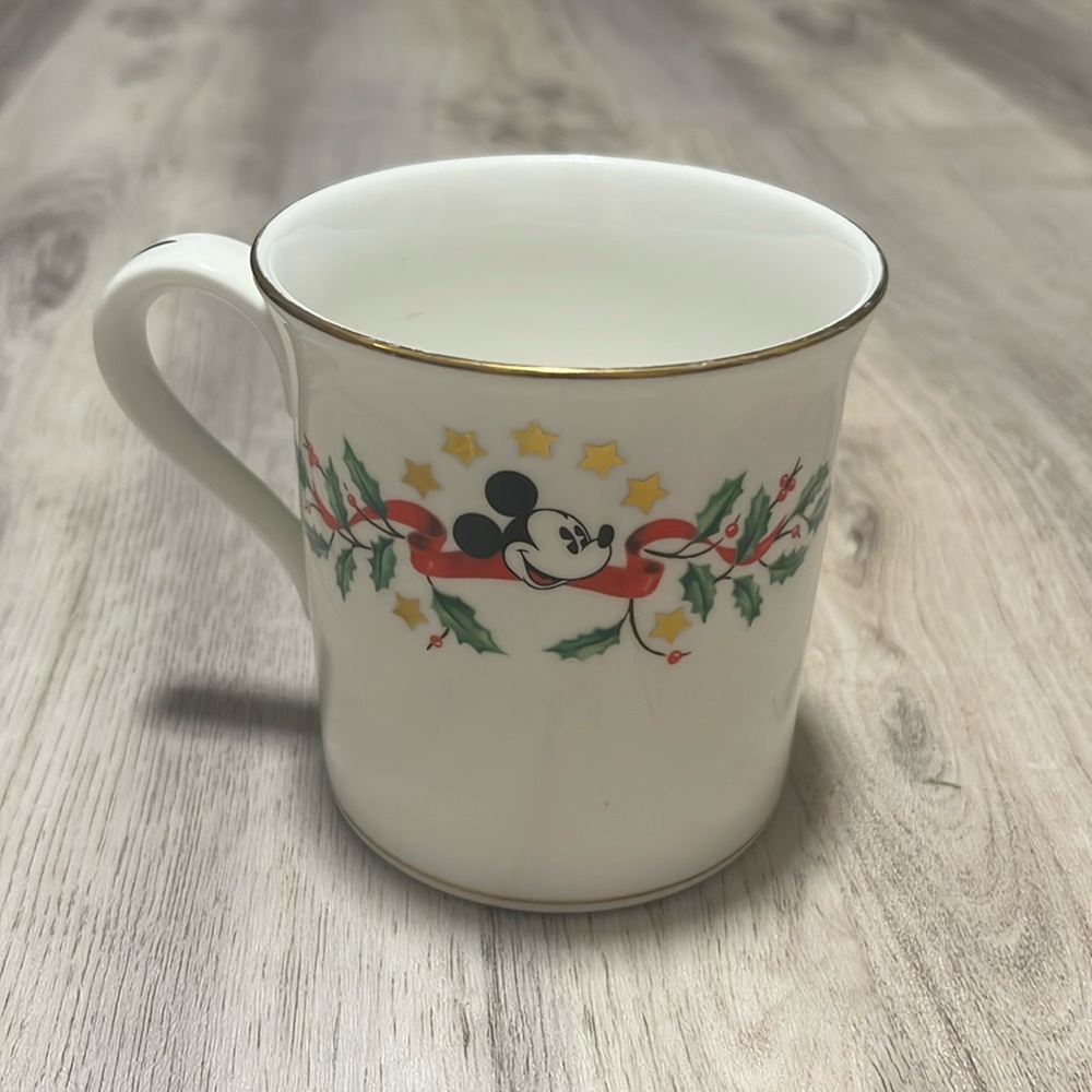 Lenox Disney Mickey Mouse Holly Christmas Gold Trim Mug